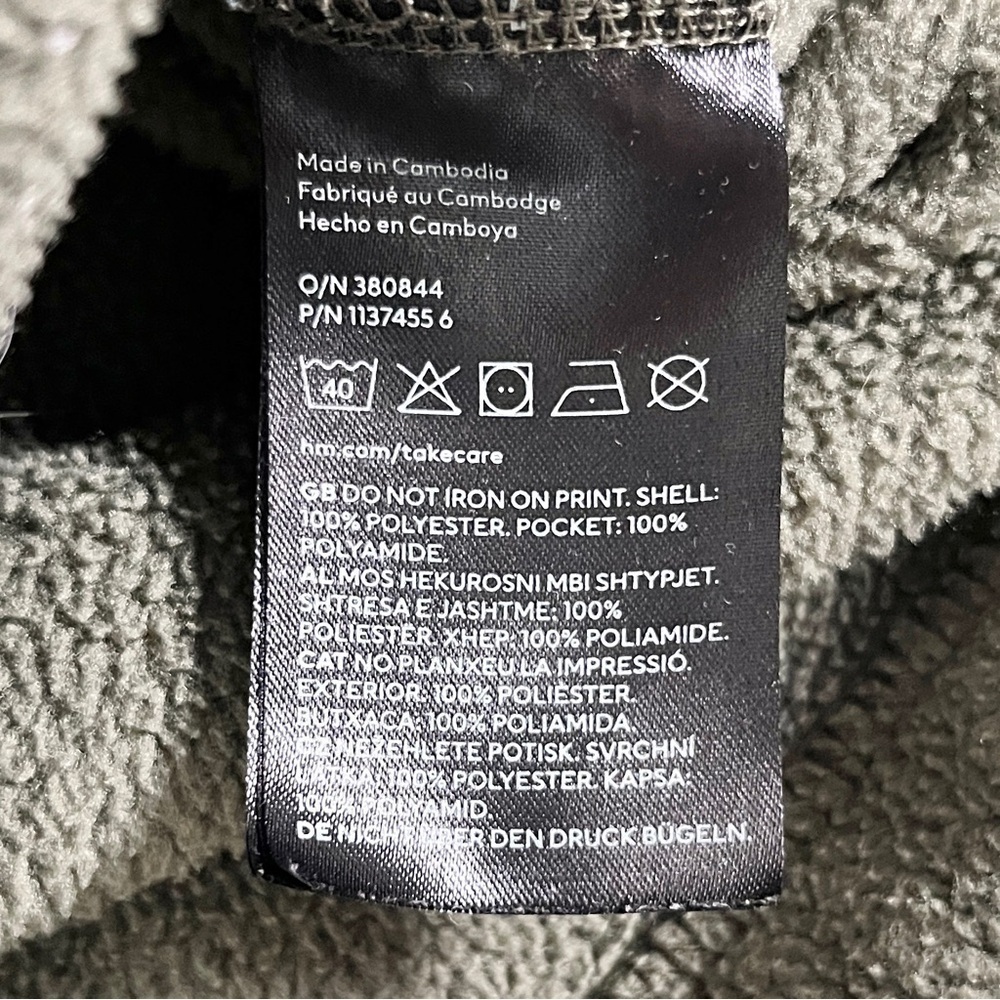 H&M Oversized Olive Green Zip-Up Fleece Sweater –Cozy & Streetwear-Ready, Medium - Picture 10 of 14